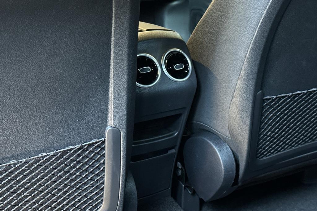 new 2025 Mercedes-Benz GLB 250 car, priced at $47,420