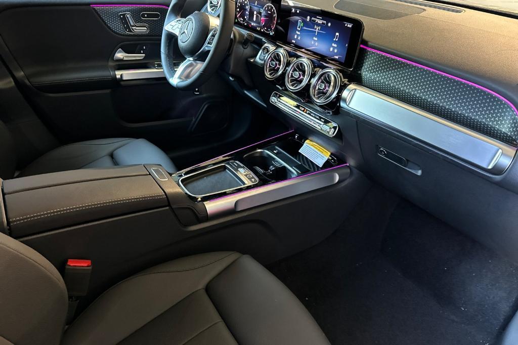 new 2025 Mercedes-Benz GLB 250 car, priced at $47,420