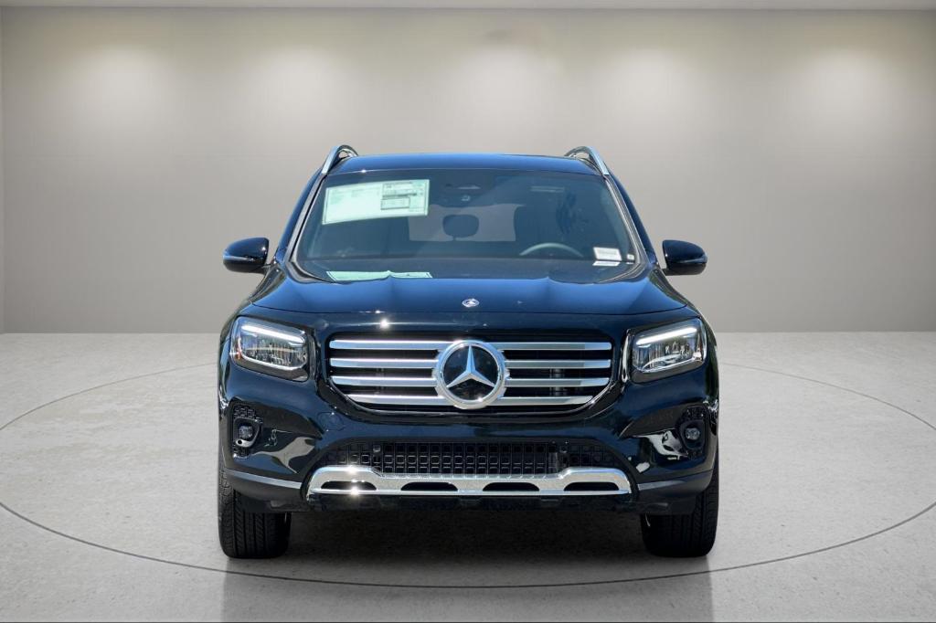 new 2025 Mercedes-Benz GLB 250 car, priced at $47,420