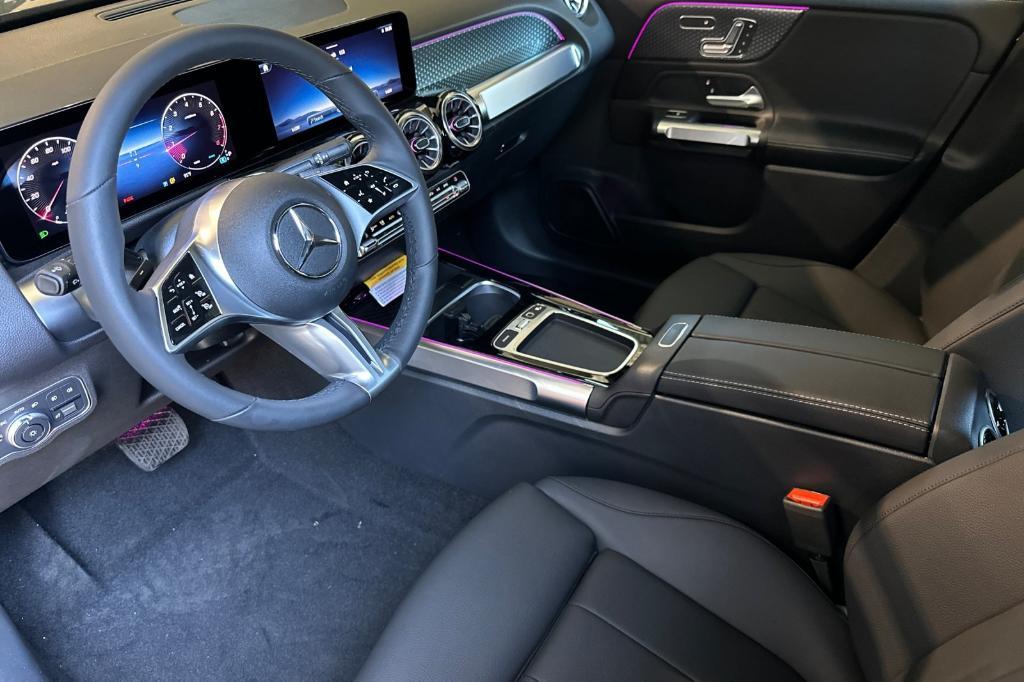 new 2025 Mercedes-Benz GLB 250 car, priced at $47,420