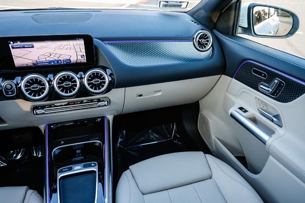 used 2025 Mercedes-Benz GLA 250 car, priced at $40,990