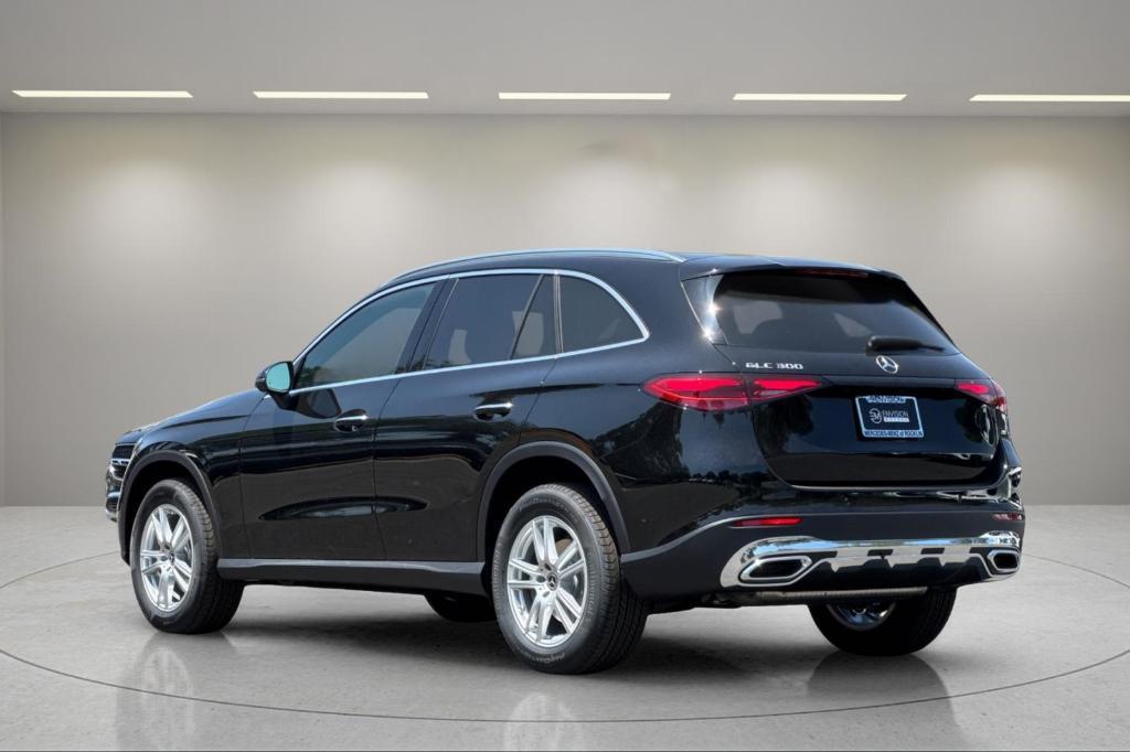 new 2025 Mercedes-Benz GLC 300 car, priced at $54,550