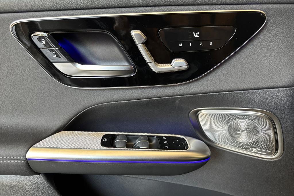 new 2025 Mercedes-Benz GLC 300 car, priced at $54,550