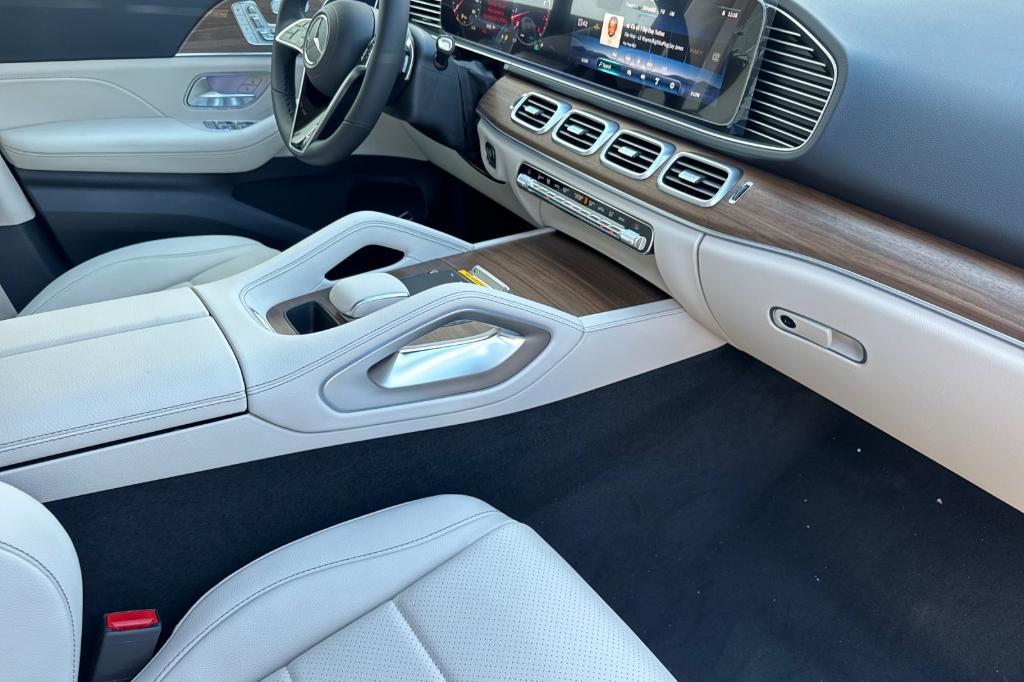 new 2026 Mercedes-Benz GLE 350 car, priced at $68,285