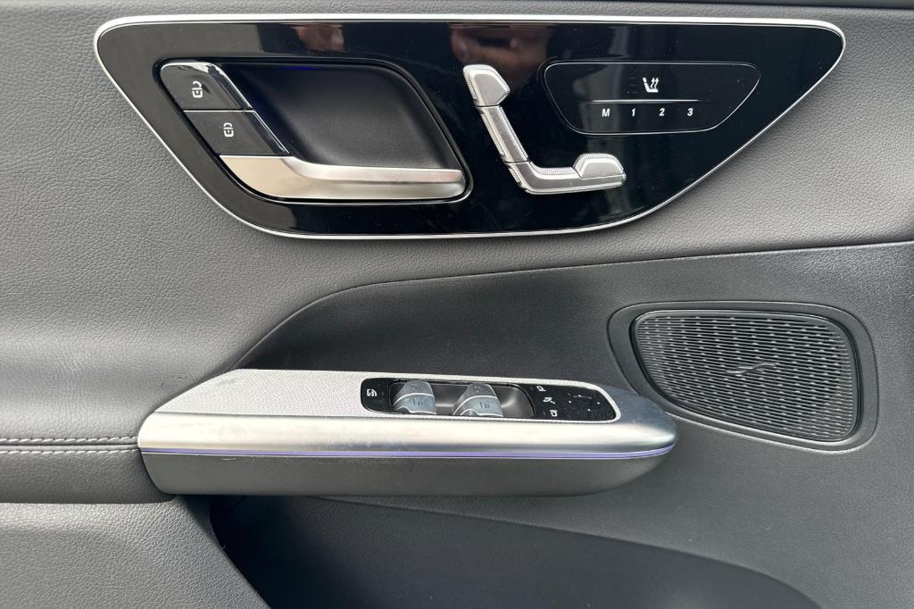 new 2025 Mercedes-Benz GLC 300 car, priced at $65,205