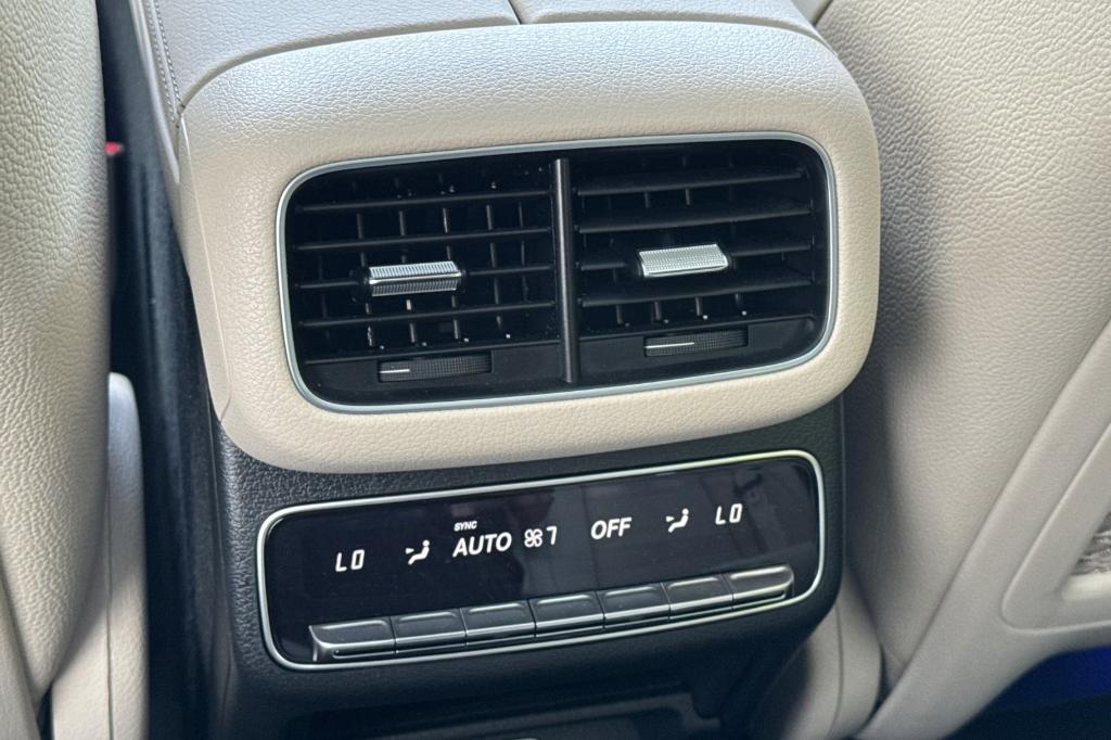 new 2025 Mercedes-Benz GLE 580 car, priced at $113,295