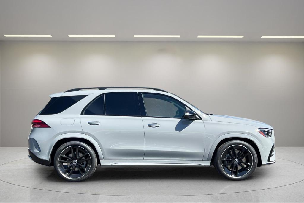new 2026 Mercedes-Benz GLE 450 car, priced at $94,705