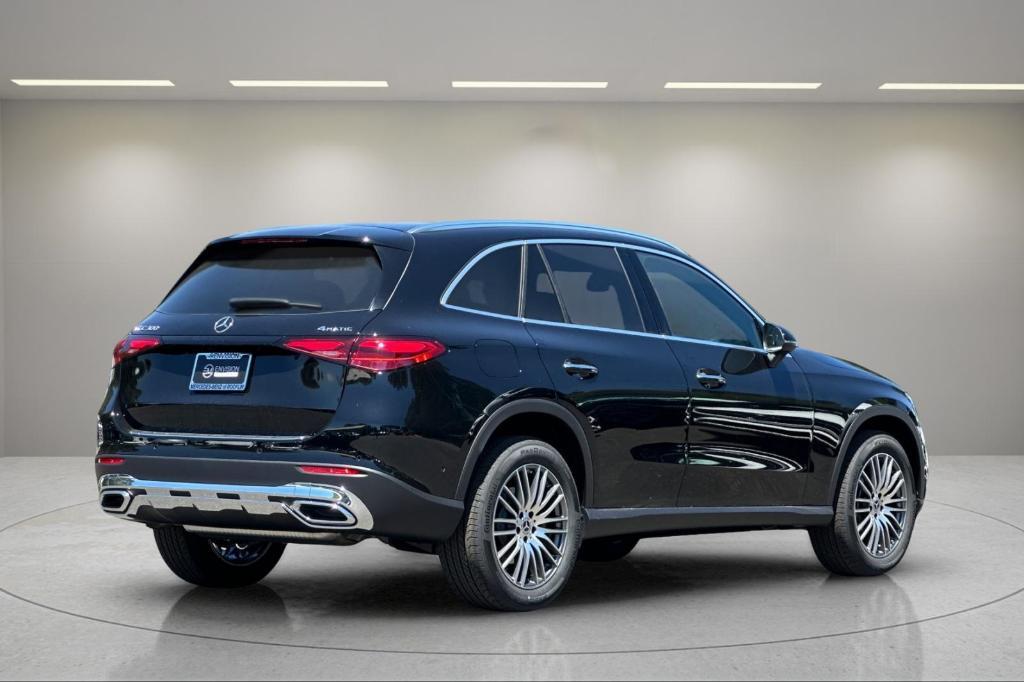 new 2025 Mercedes-Benz GLC 300 car, priced at $55,900