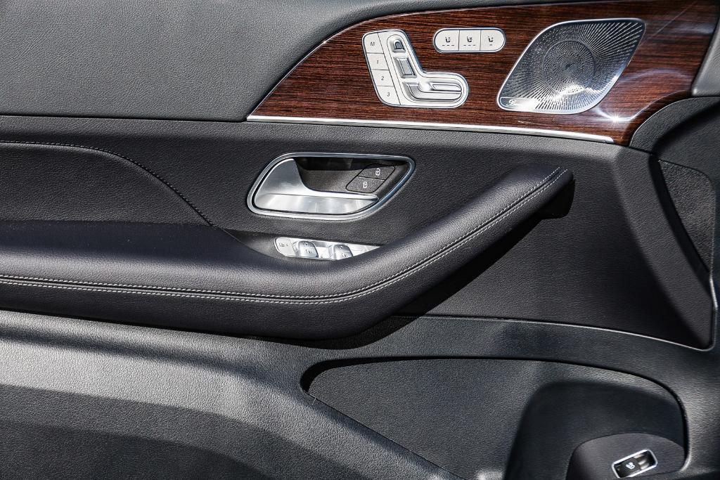 new 2026 Mercedes-Benz GLE 450 car, priced at $77,775