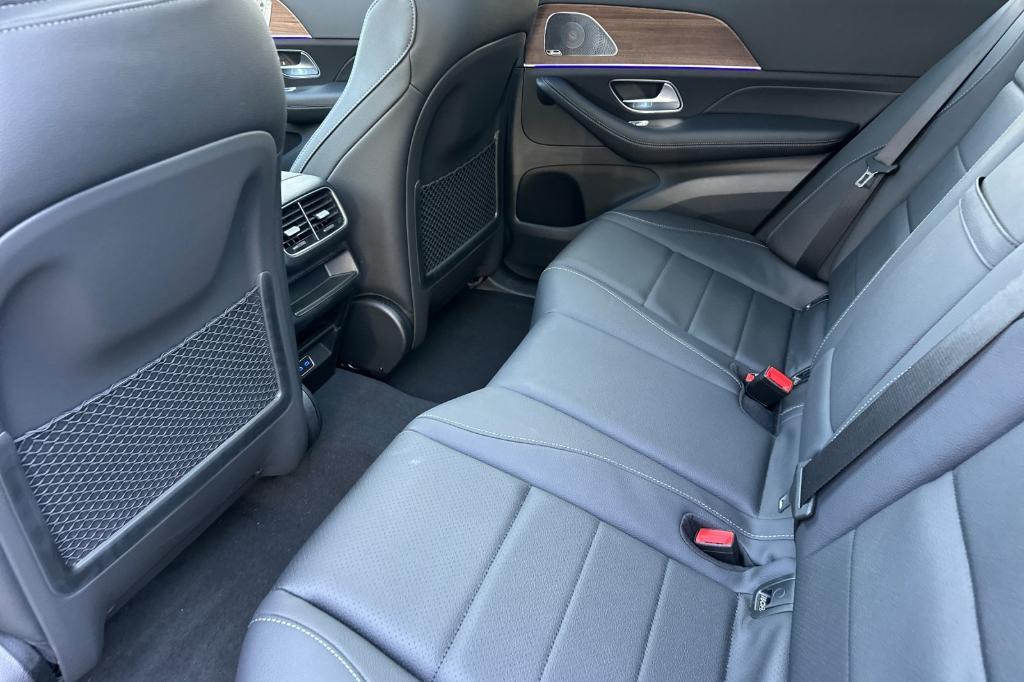 new 2025 Mercedes-Benz GLE 450 car, priced at $81,245