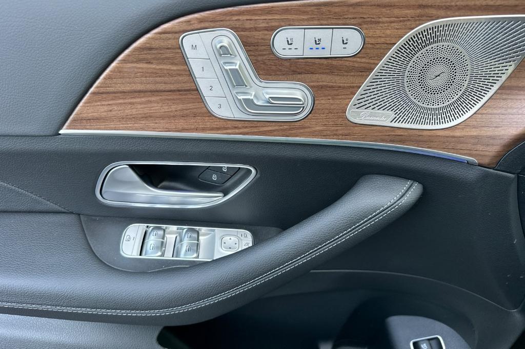 new 2025 Mercedes-Benz GLE 450 car, priced at $81,245