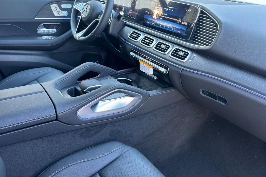 new 2026 Mercedes-Benz GLE 450 car, priced at $75,685
