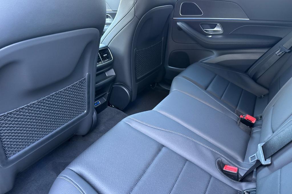 new 2026 Mercedes-Benz GLE 450 car, priced at $75,685