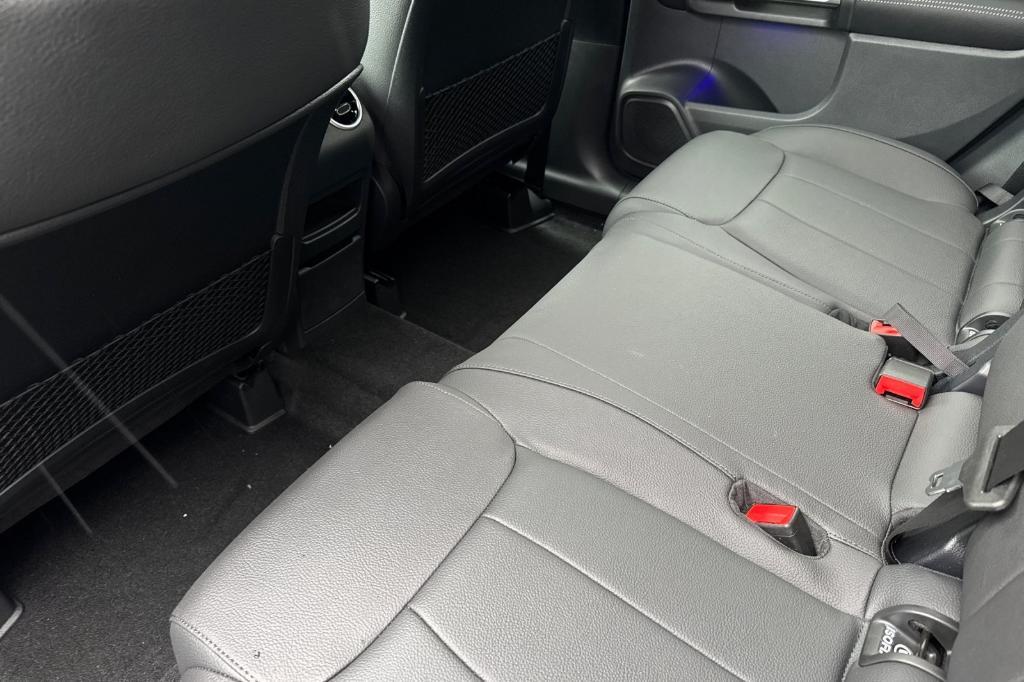 new 2025 Mercedes-Benz GLB 250 car, priced at $49,870