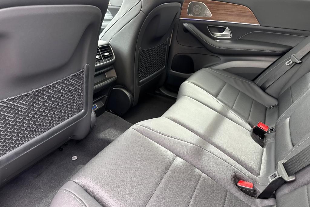 new 2026 Mercedes-Benz GLE 450 car, priced at $81,850