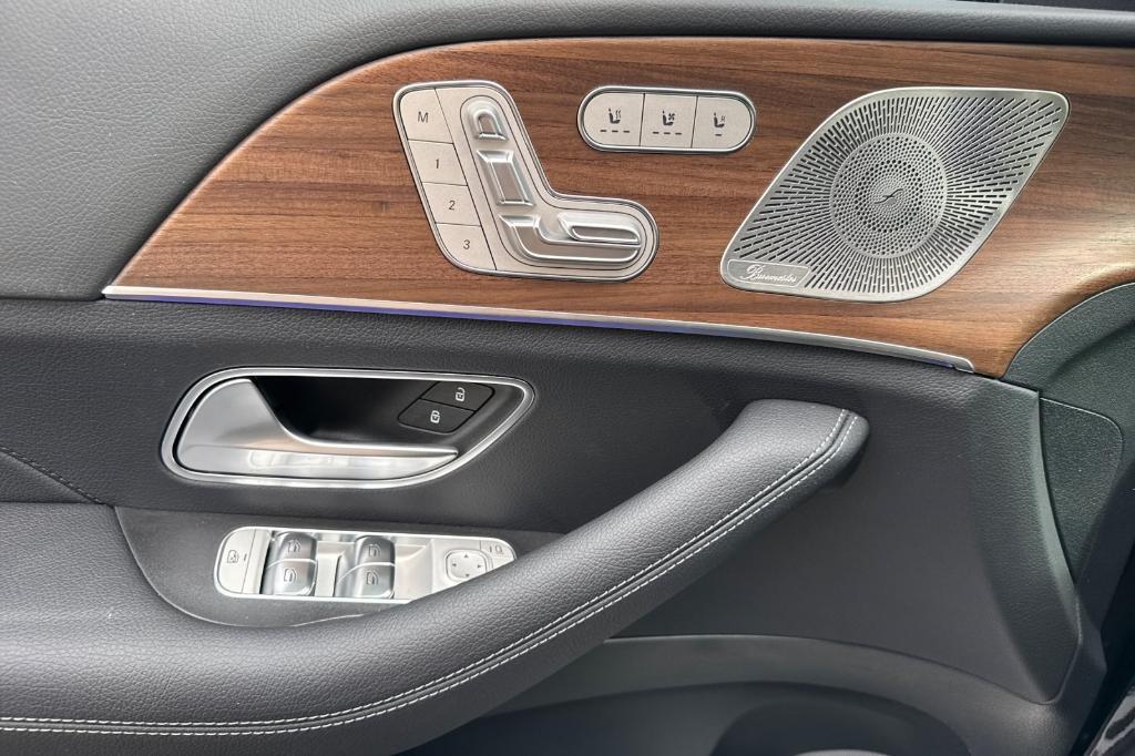 new 2026 Mercedes-Benz GLE 450 car, priced at $81,850