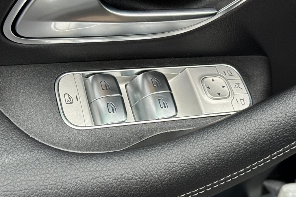 new 2026 Mercedes-Benz GLE 450 car, priced at $81,850