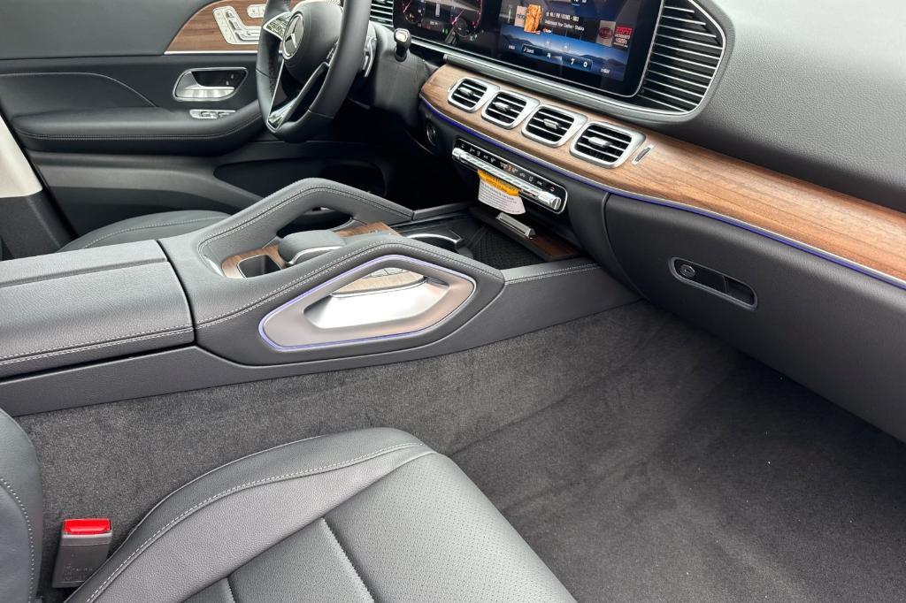 new 2026 Mercedes-Benz GLE 450 car, priced at $81,850