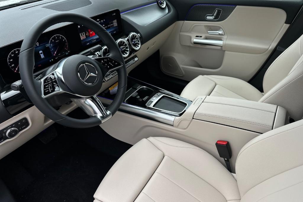 new 2025 Mercedes-Benz GLA 250 car, priced at $46,195
