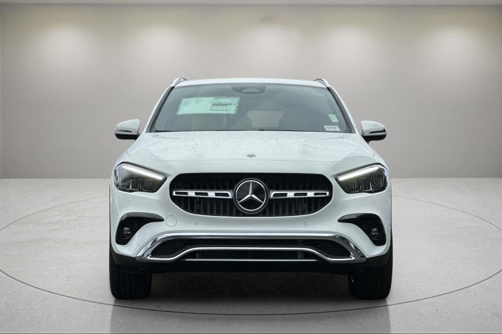 new 2025 Mercedes-Benz GLA 250 car, priced at $46,195
