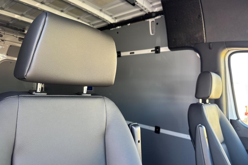 new 2025 Mercedes-Benz Sprinter 2500 car