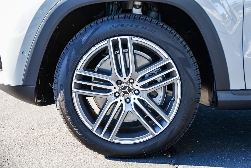 new 2026 Mercedes-Benz GLS 450 car, priced at $100,570