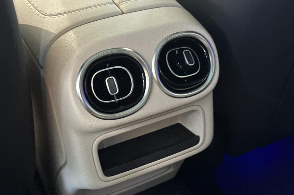 new 2025 Mercedes-Benz GLC 300 car, priced at $54,550