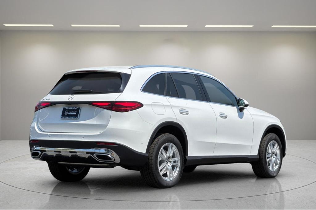 new 2025 Mercedes-Benz GLC 300 car, priced at $54,550