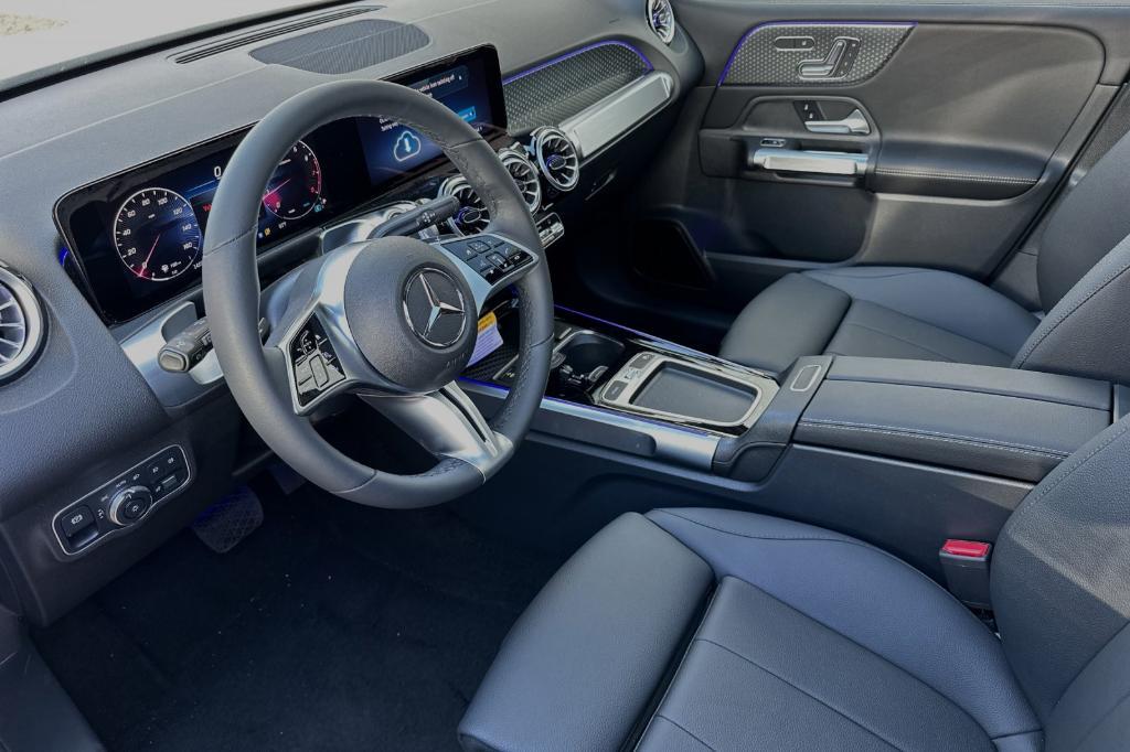 new 2024 Mercedes-Benz GLB 250 car, priced at $49,320