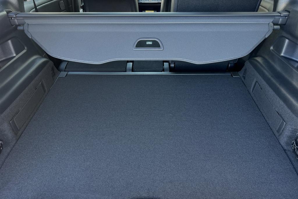 new 2024 Mercedes-Benz GLB 250 car, priced at $49,320