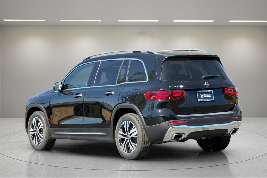 new 2024 Mercedes-Benz GLB 250 car, priced at $49,320