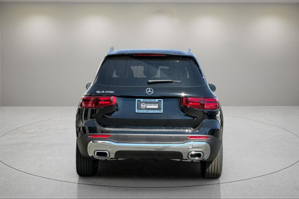 new 2024 Mercedes-Benz GLB 250 car, priced at $49,320