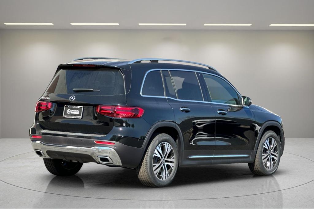 new 2024 Mercedes-Benz GLB 250 car, priced at $49,320