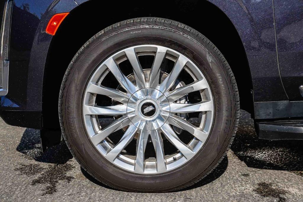 used 2022 Cadillac Escalade ESV car, priced at $57,490