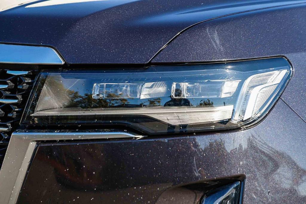 used 2022 Cadillac Escalade ESV car, priced at $57,490