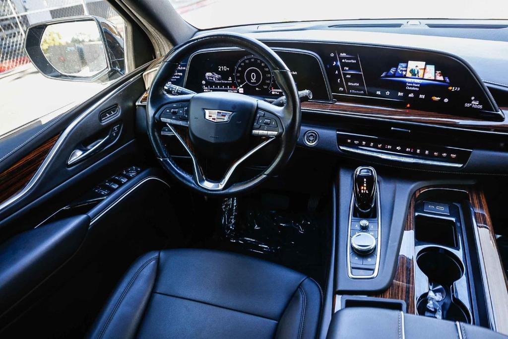 used 2022 Cadillac Escalade ESV car, priced at $57,490