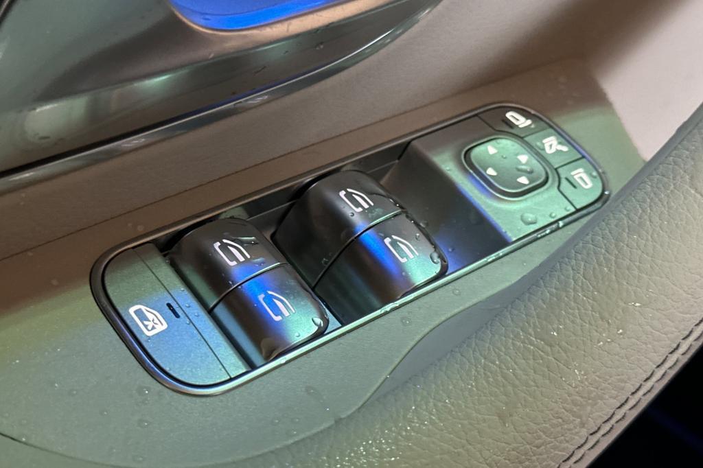 new 2025 Mercedes-Benz GLE 350 car, priced at $90,245