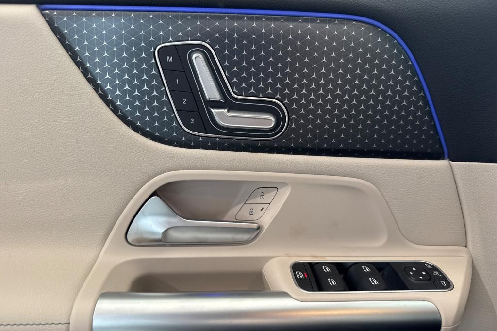 new 2025 Mercedes-Benz GLA 250 car, priced at $45,845