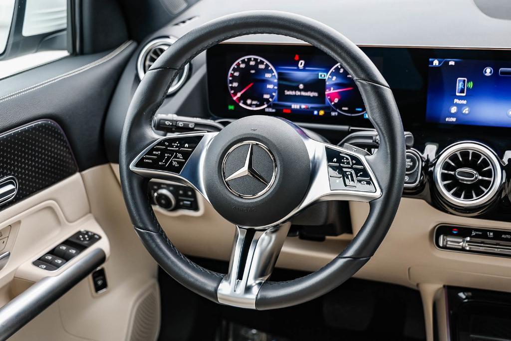 used 2025 Mercedes-Benz GLA 250 car, priced at $37,490