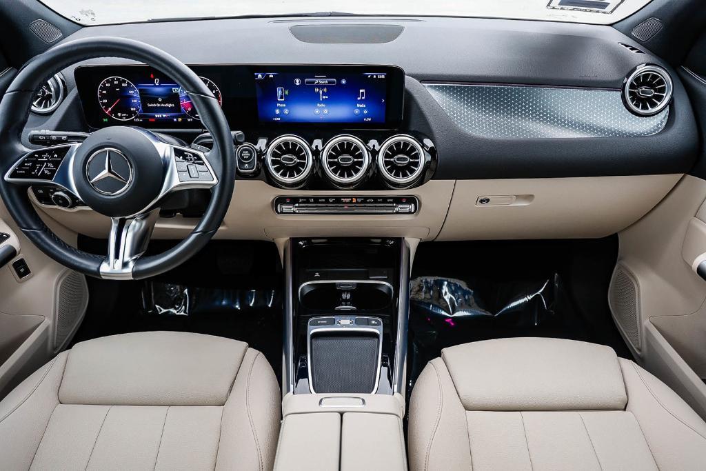 used 2025 Mercedes-Benz GLA 250 car, priced at $37,490