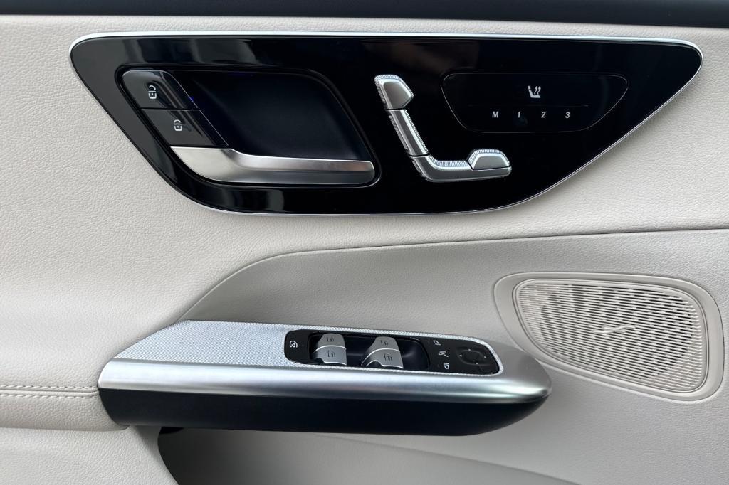 new 2025 Mercedes-Benz GLC 300 car, priced at $52,975