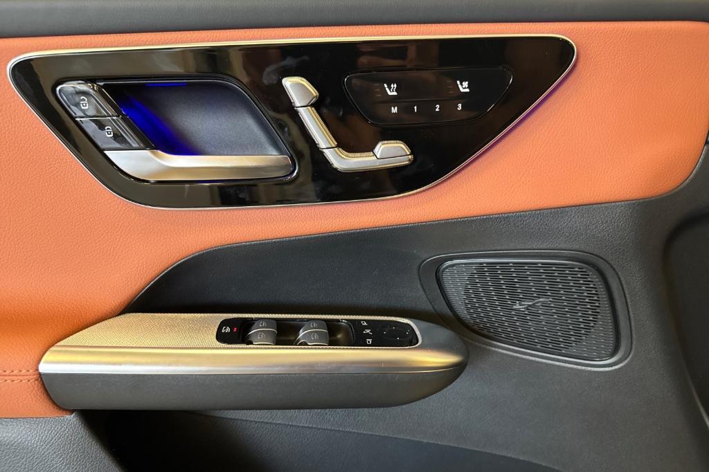 new 2025 Mercedes-Benz GLC 300 car, priced at $56,155