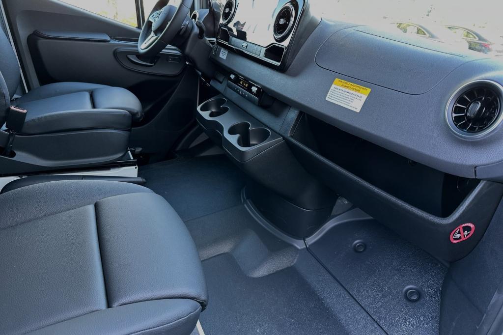 new 2024 Mercedes-Benz Sprinter 2500 car, priced at $65,724