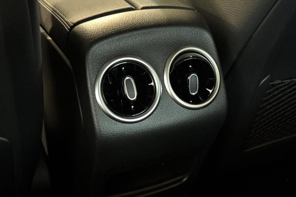 new 2025 Mercedes-Benz GLA 250 car, priced at $46,205