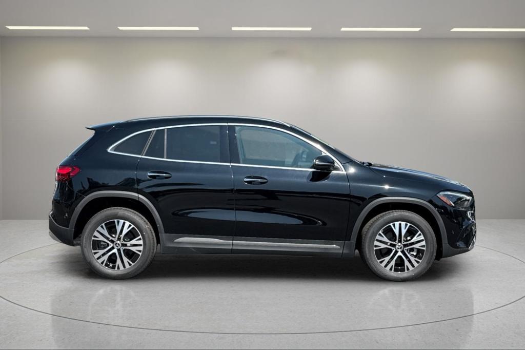 new 2025 Mercedes-Benz GLA 250 car, priced at $46,205