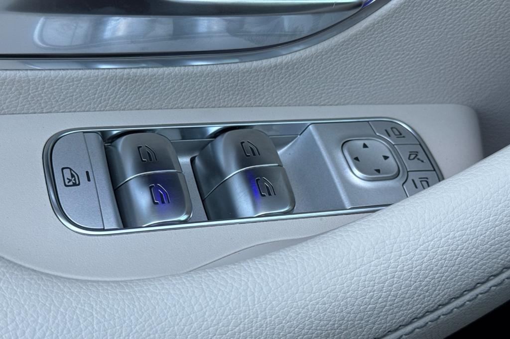 new 2026 Mercedes-Benz GLE 450 car, priced at $80,385