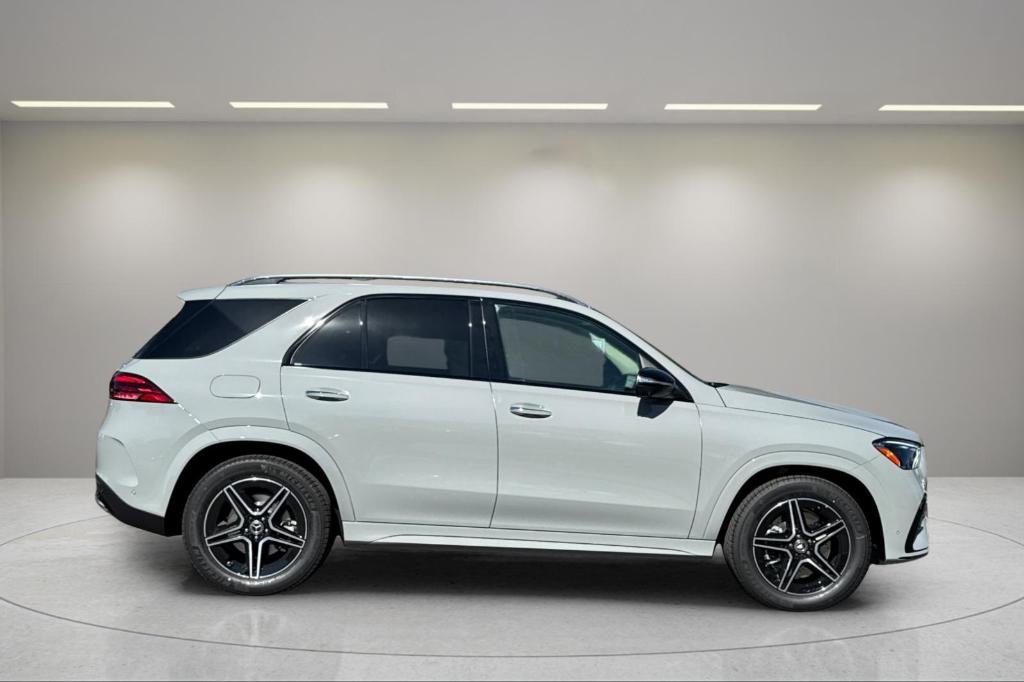new 2026 Mercedes-Benz GLE 450 car, priced at $80,385