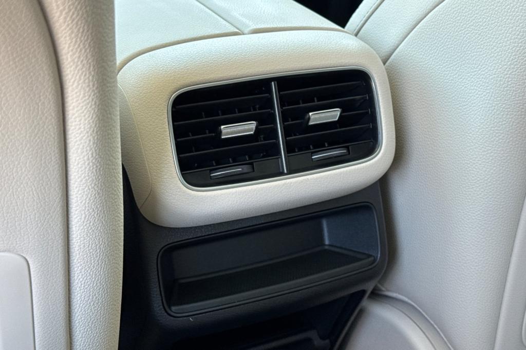 new 2026 Mercedes-Benz GLE 450 car, priced at $80,385