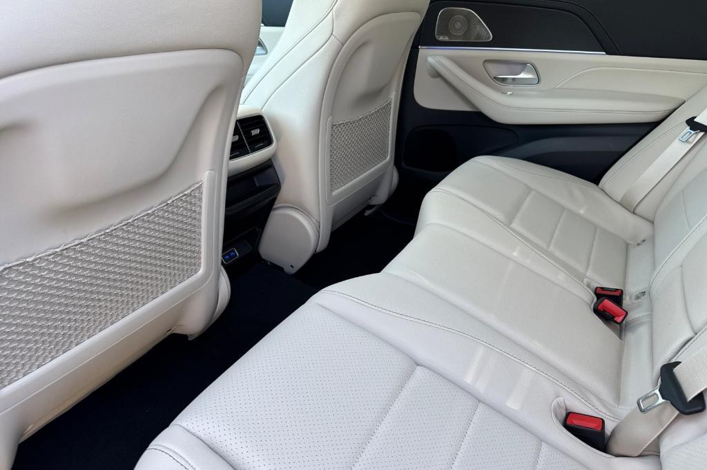 new 2026 Mercedes-Benz GLE 450 car, priced at $80,385