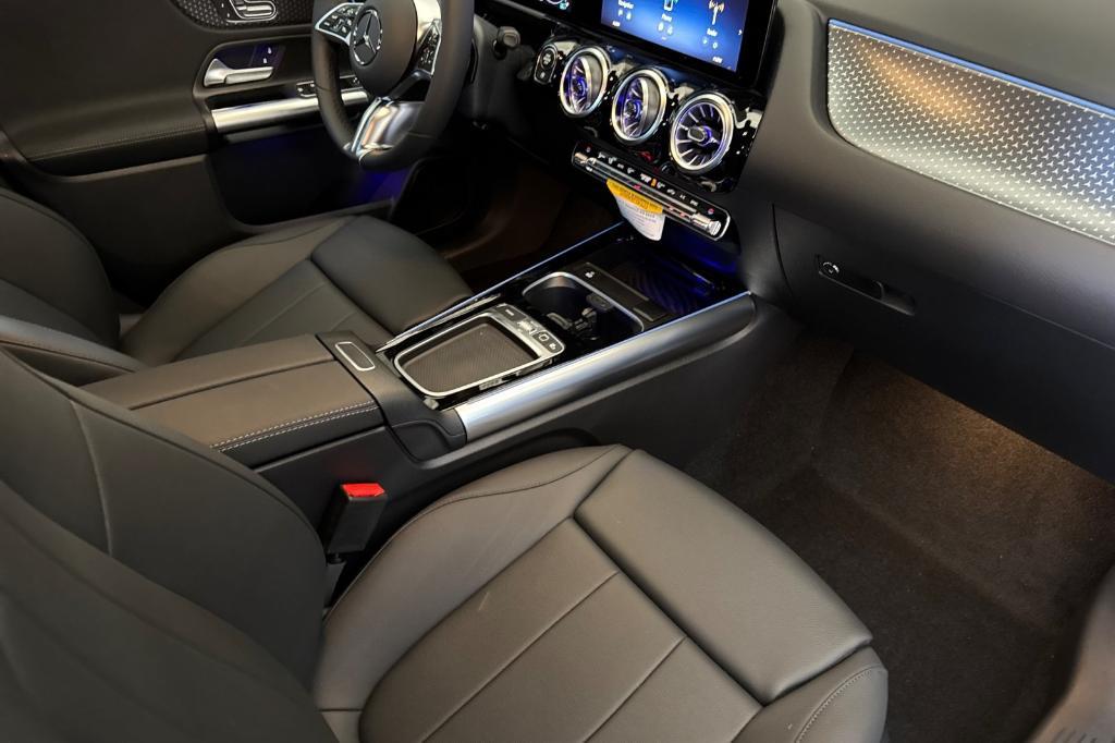 new 2025 Mercedes-Benz GLA 250 car, priced at $45,845